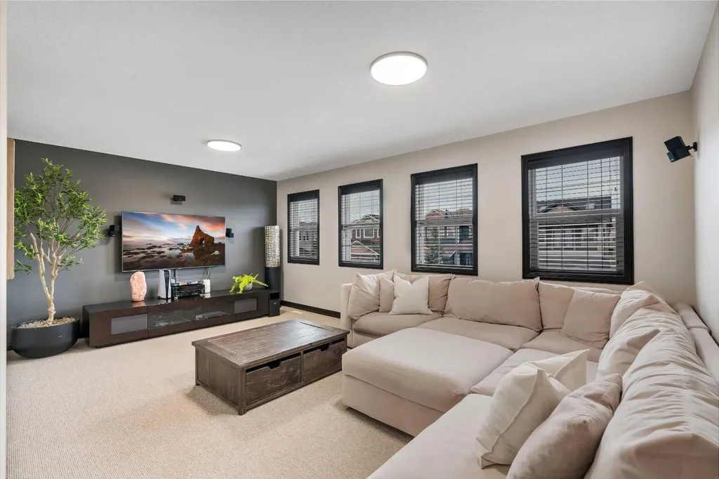 55 Evanspark Circle NW Calgary AB T3P 0B4