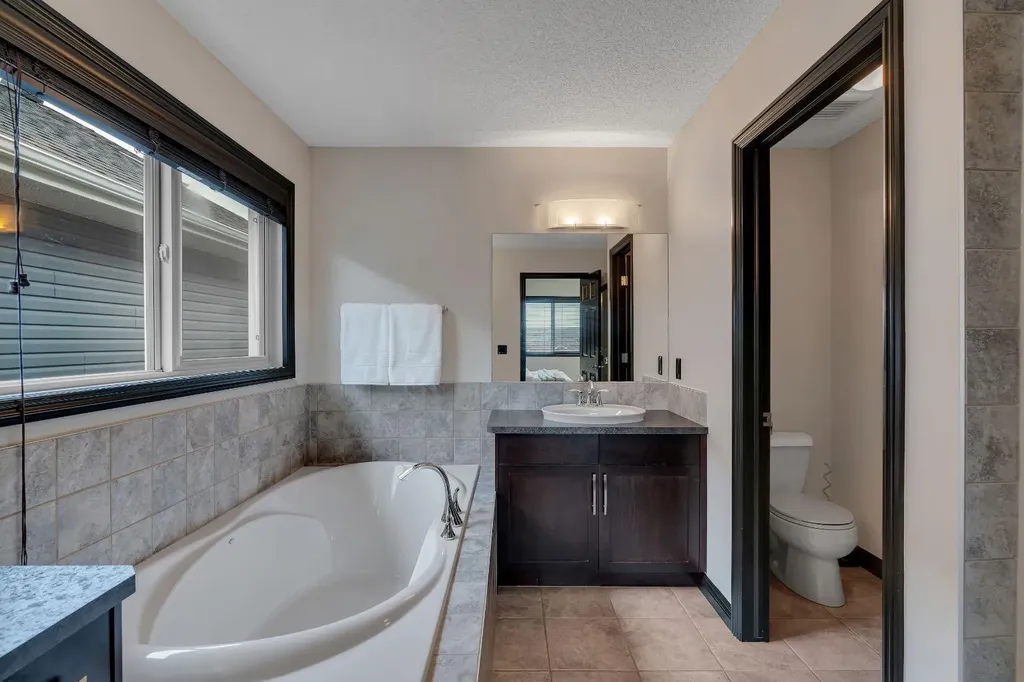 55 Evanspark Circle NW Calgary AB T3P 0B4