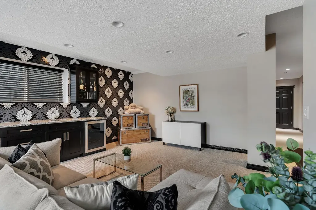 55 Evanspark Circle NW Calgary AB T3P 0B4