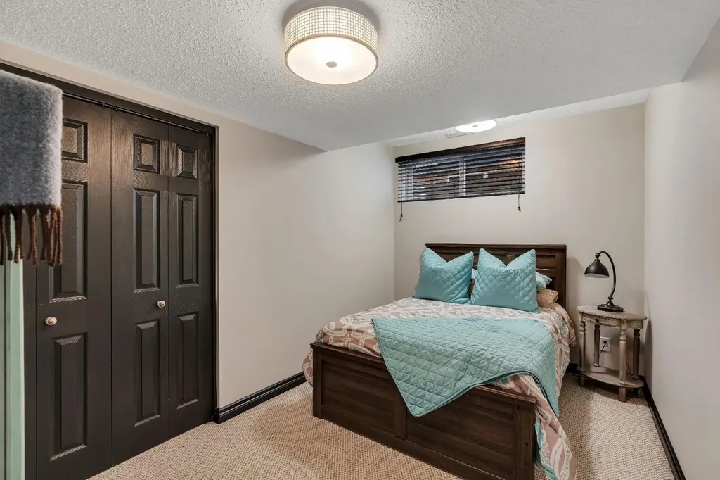 55 Evanspark Circle NW Calgary AB T3P 0B4