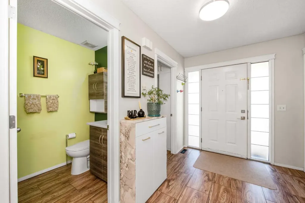 216 Taracove Road NE Calgary AB T3J 5A2