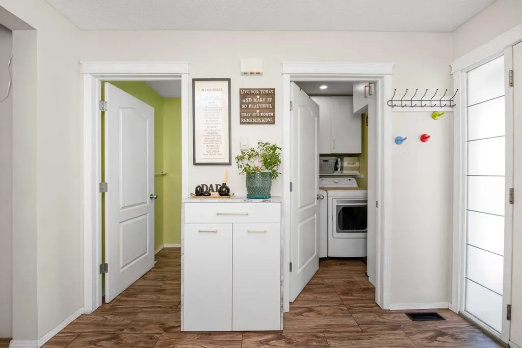 216 Taracove Road NE Calgary AB T3J 5A2