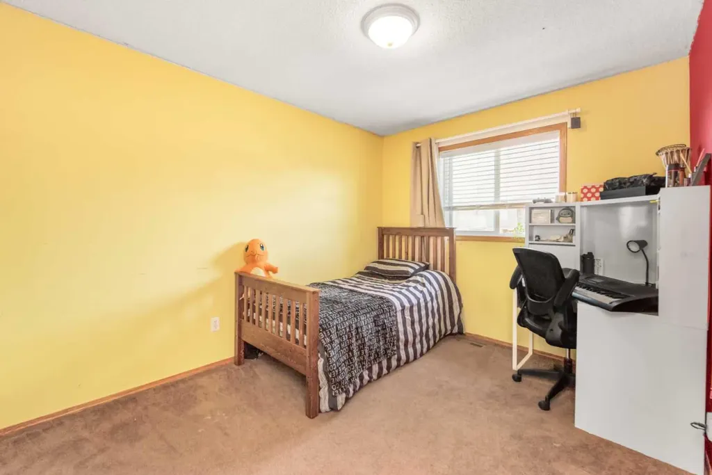 216 Taracove Road NE Calgary AB T3J 5A2