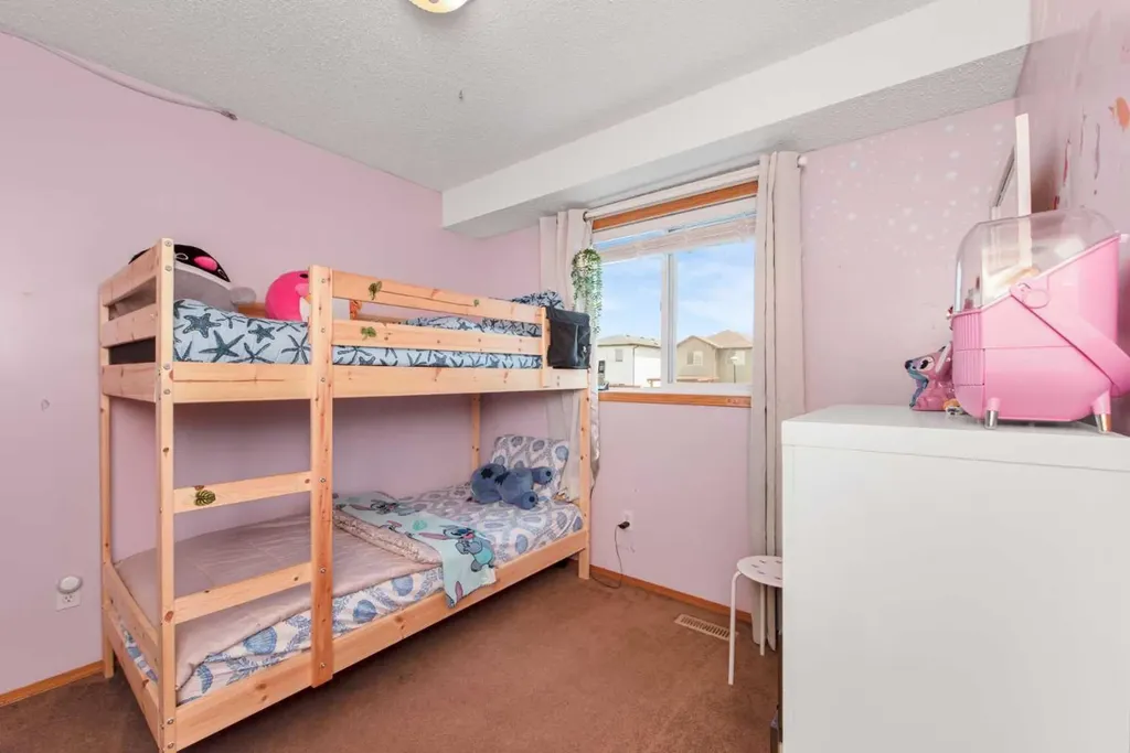216 Taracove Road NE Calgary AB T3J 5A2