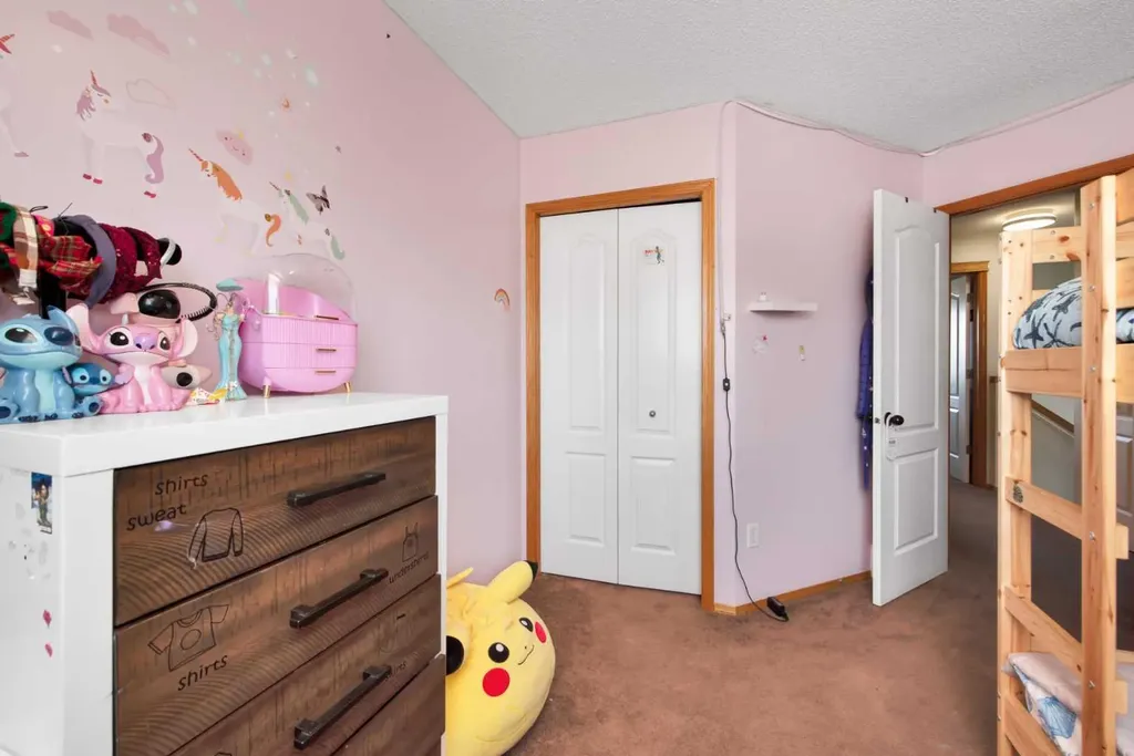 216 Taracove Road NE Calgary AB T3J 5A2