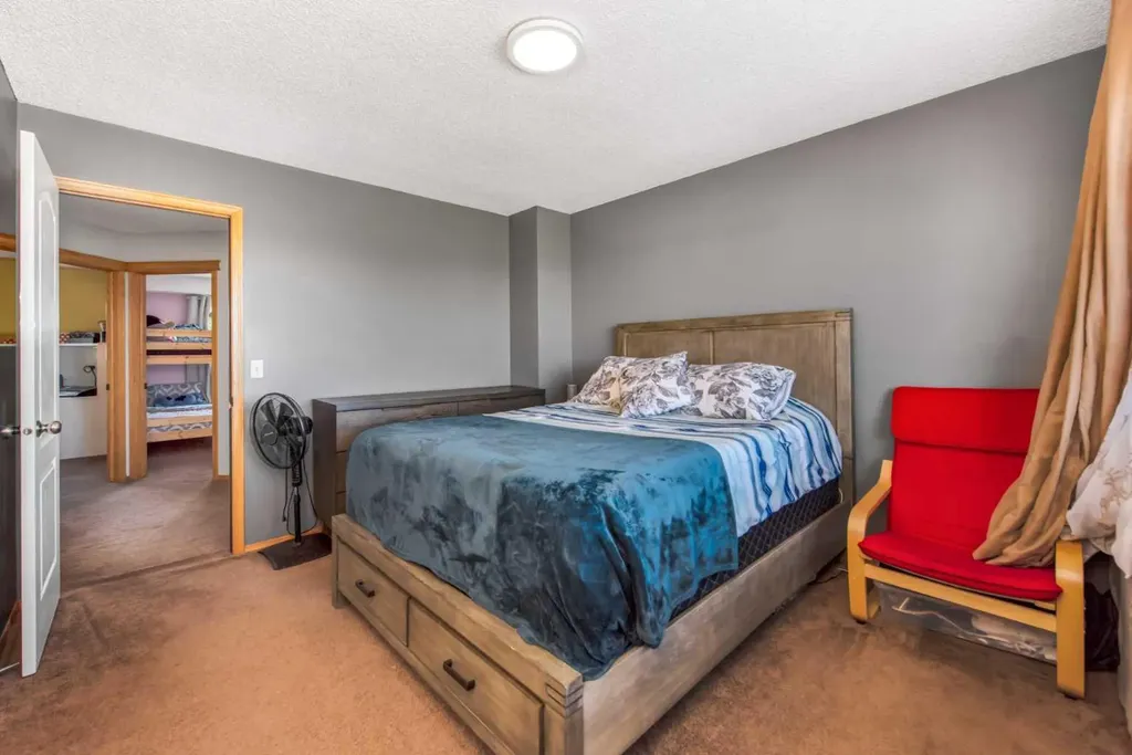 216 Taracove Road NE Calgary AB T3J 5A2