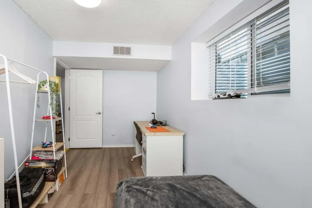 216 Taracove Road NE Calgary AB T3J 5A2