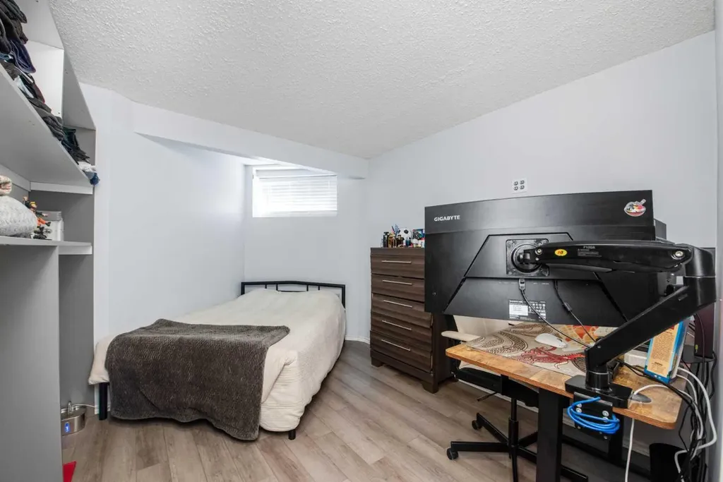 216 Taracove Road NE Calgary AB T3J 5A2