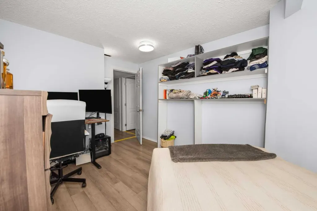216 Taracove Road NE Calgary AB T3J 5A2