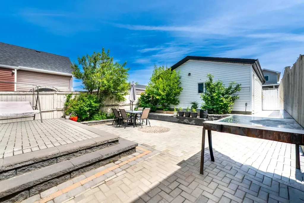 216 Taracove Road NE Calgary AB T3J 5A2