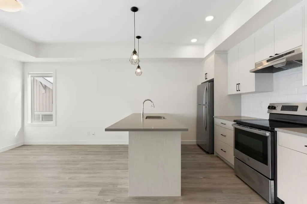24 Rivercrest Drive Cochrane AB T4C 2C8