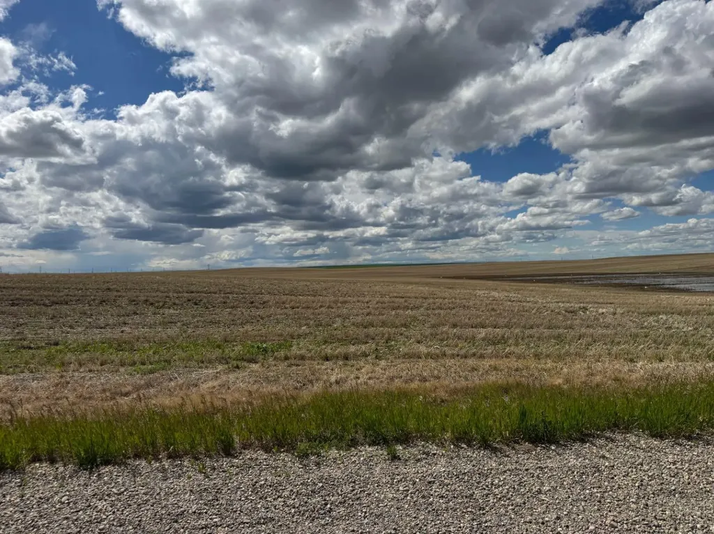 On 220 Range Rural Lethbridge County AB T1K 7N3