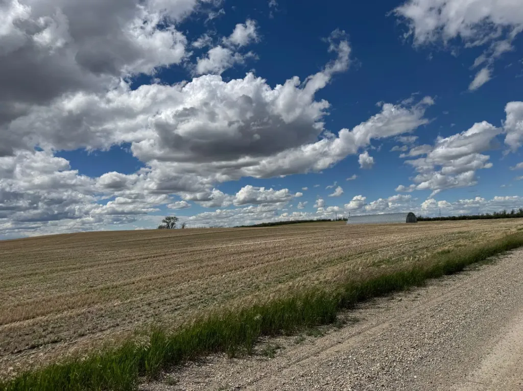 On 220 Range Rural Lethbridge County AB T1K 7N3