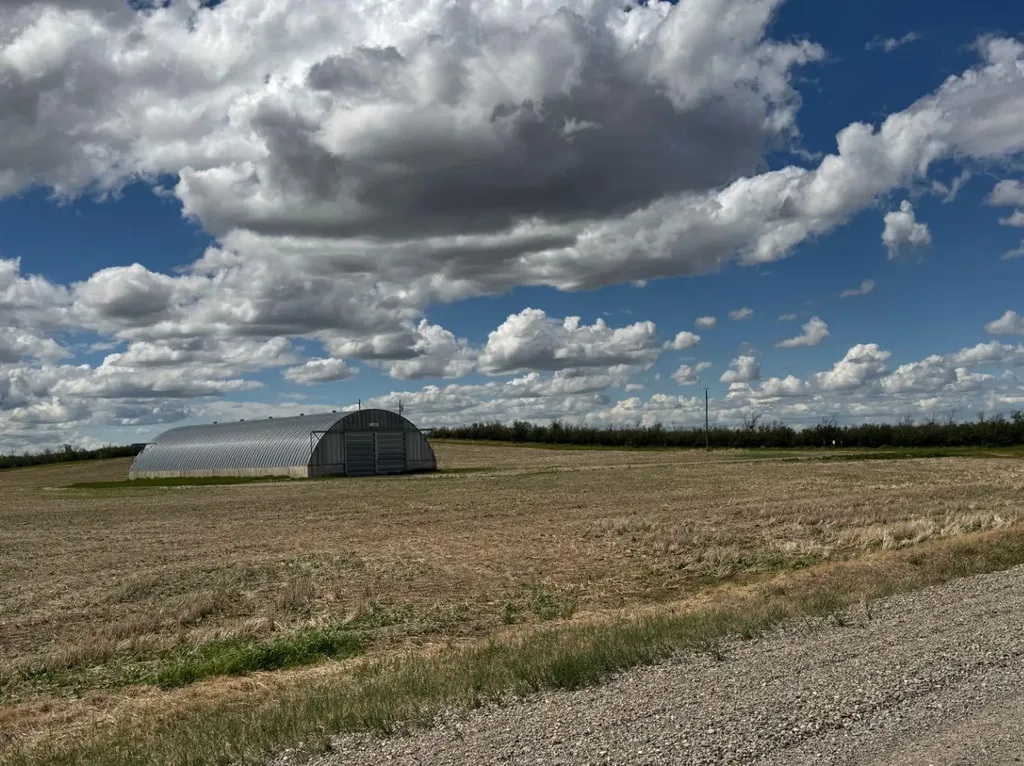On 220 Range Rural Lethbridge County AB T1K 7N3