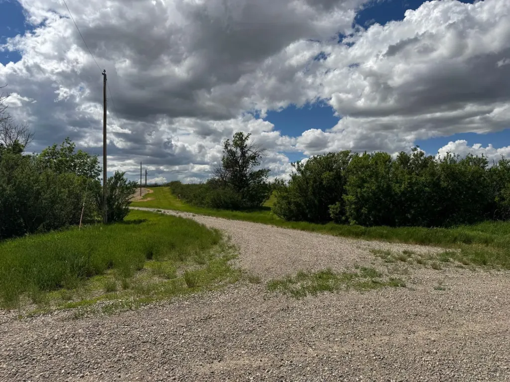 On 220 Range Rural Lethbridge County AB T1K 7N3