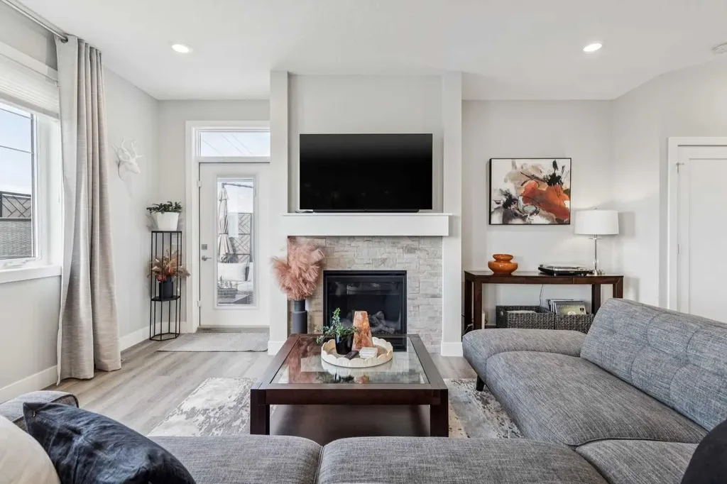 20 Silverado Crest Park SW Calgary AB T2X 4L3