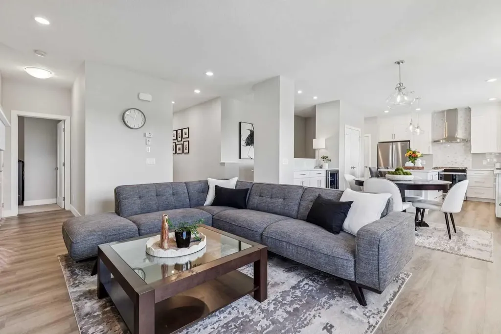 20 Silverado Crest Park SW Calgary AB T2X 4L3