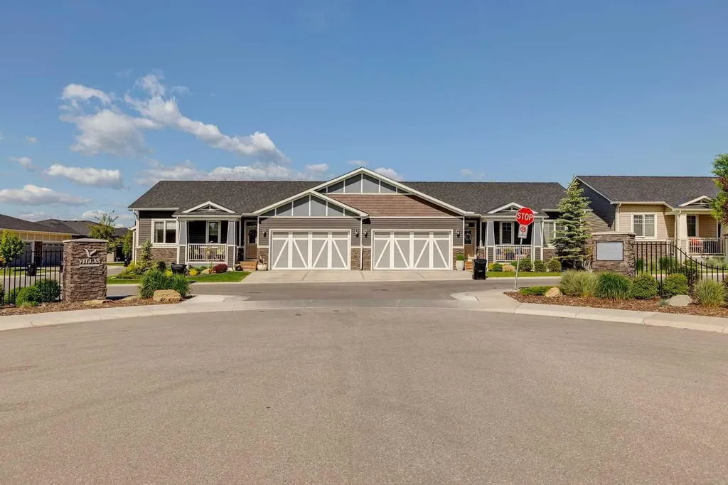20 Silverado Crest Park SW Calgary AB T2X 4L3
