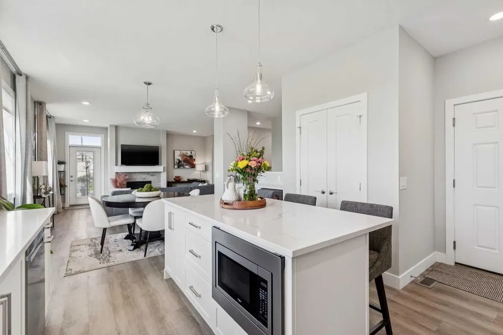 20 Silverado Crest Park SW Calgary AB T2X 4L3