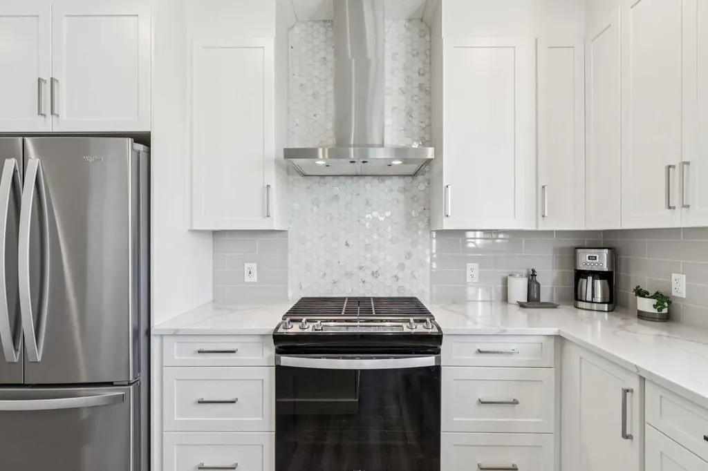 20 Silverado Crest Park SW Calgary AB T2X 4L3