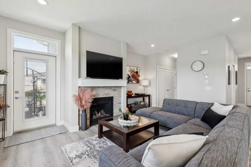 20 Silverado Crest Park SW Calgary AB T2X 4L3