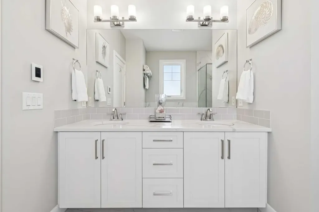 20 Silverado Crest Park SW Calgary AB T2X 4L3