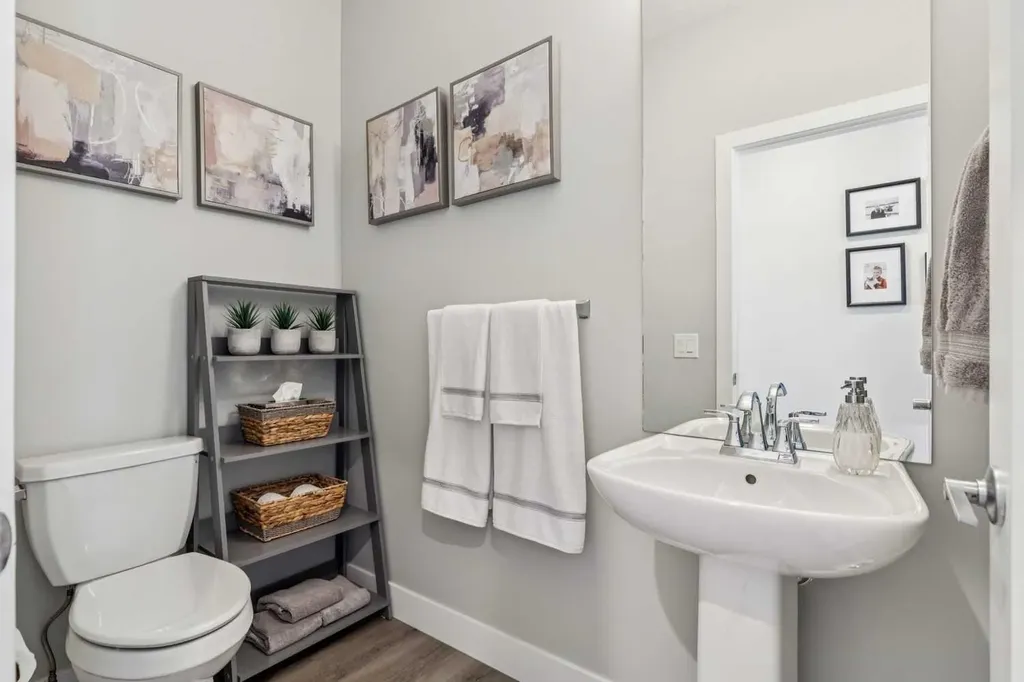 20 Silverado Crest Park SW Calgary AB T2X 4L3