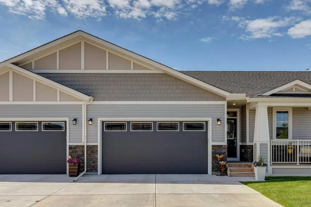 20 Silverado Crest Park SW Calgary AB T2X 4L3