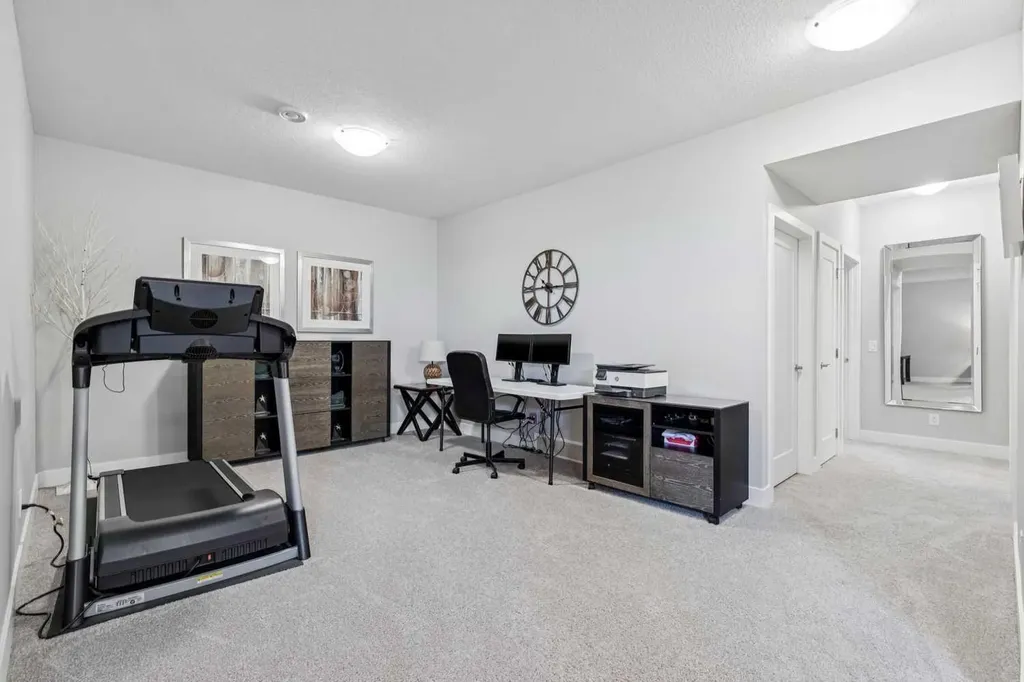 20 Silverado Crest Park SW Calgary AB T2X 4L3