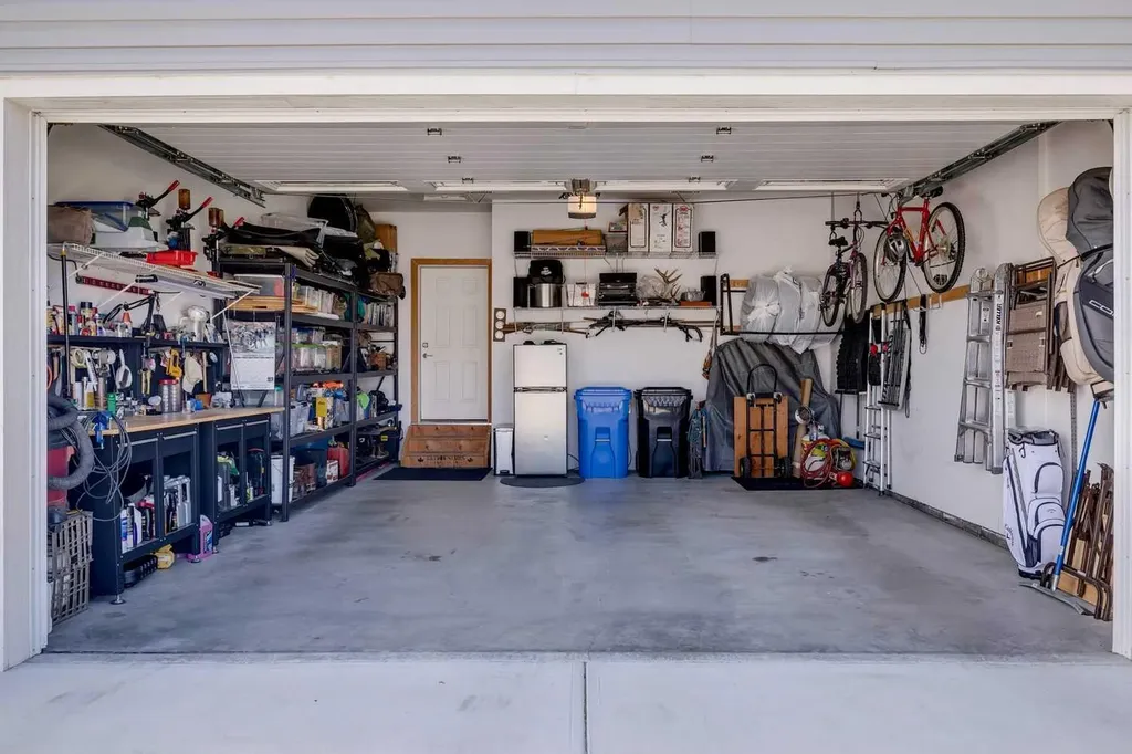 20 Silverado Crest Park SW Calgary AB T2X 4L3