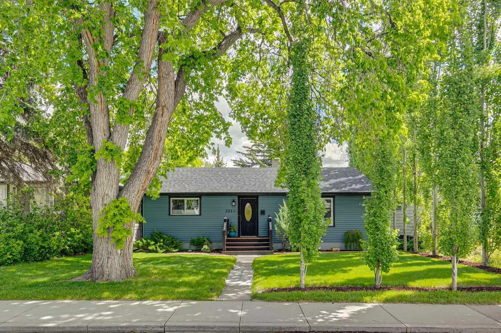 3016 29 Street SW Calgary AB T3E2L1