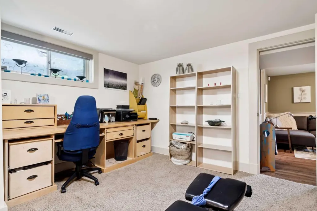 3016 29 Street SW Calgary AB T3E2L1