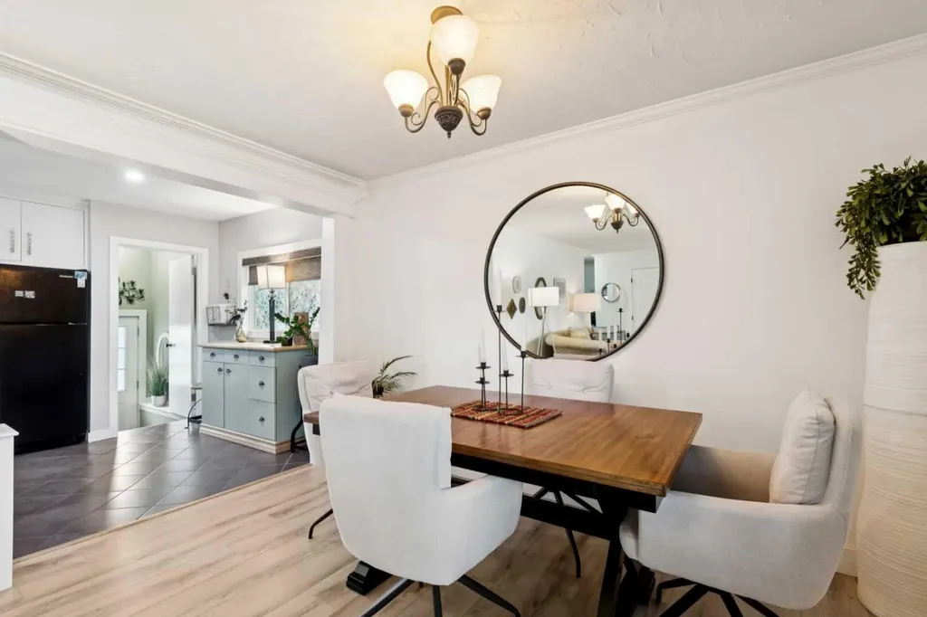 3016 29 Street SW Calgary AB T3E2L1