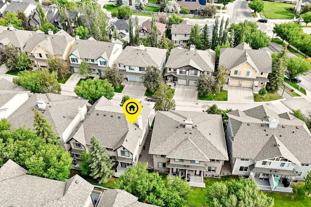 18 Hidden Creek Rise NW Calgary AB T3A 6L5