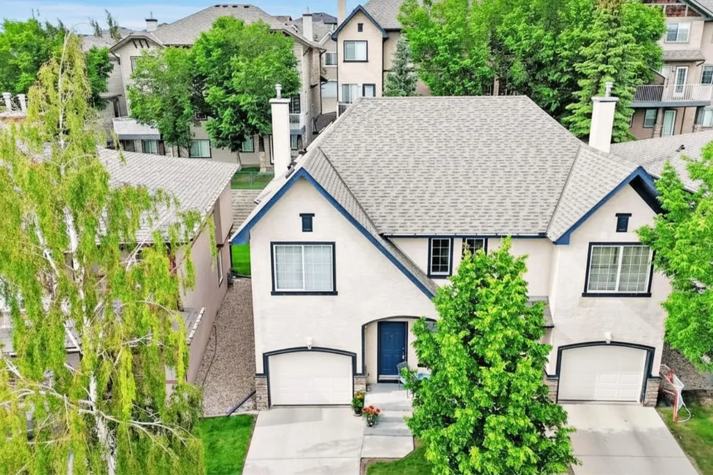 18 Hidden Creek Rise NW Calgary AB T3A 6L5