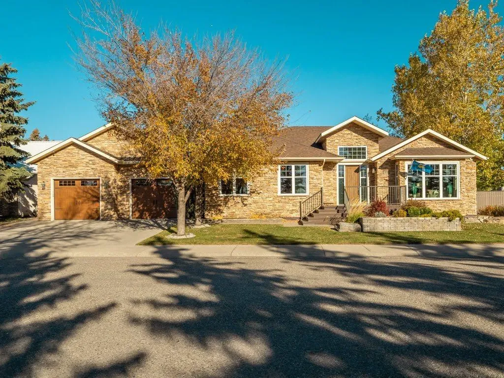 621 18 Street Fort Macleod AB T0L 0Z0