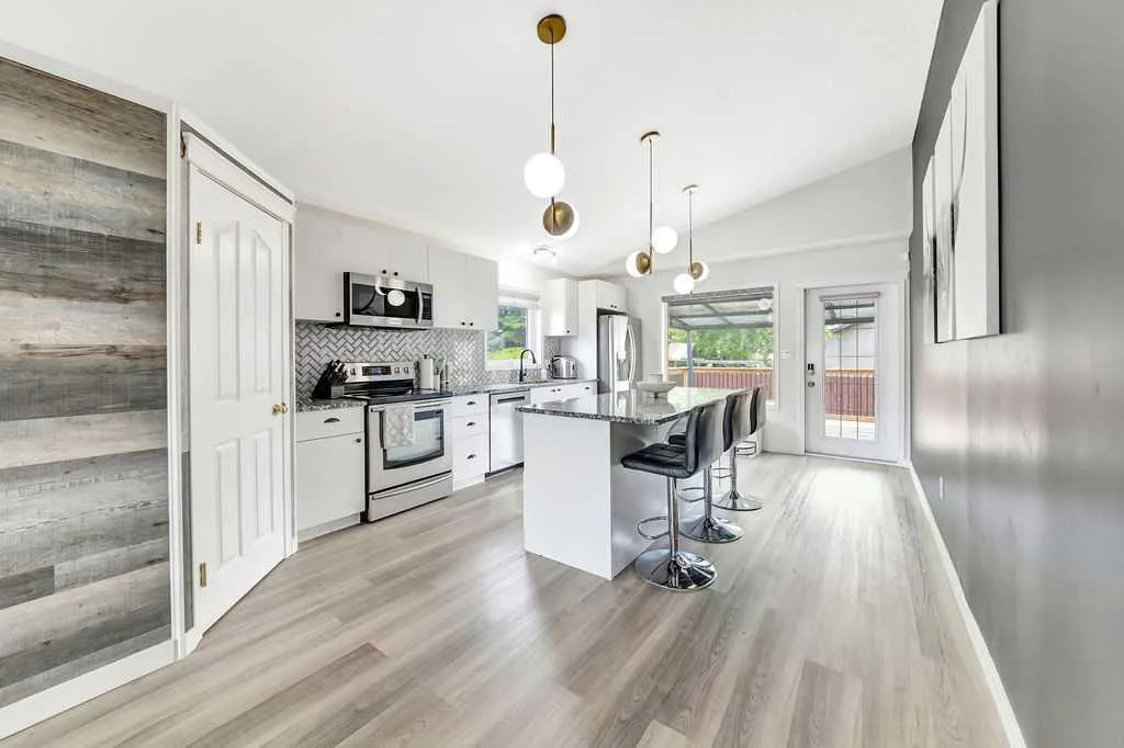 4109 66 Avenue Lloydminster AB T9V2Y3