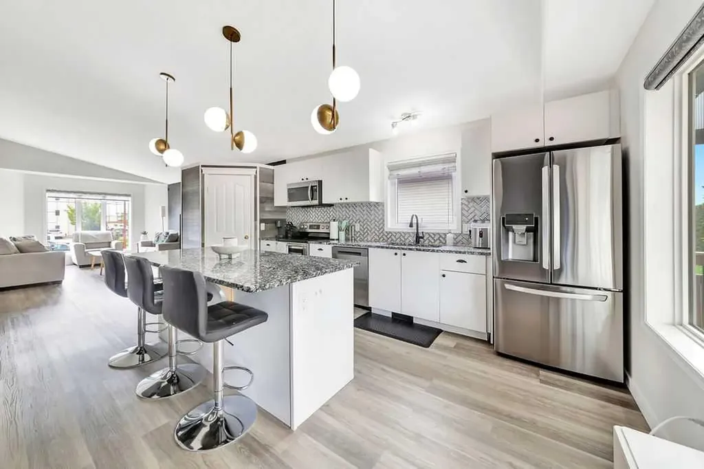 4109 66 Avenue Lloydminster AB T9V2Y3