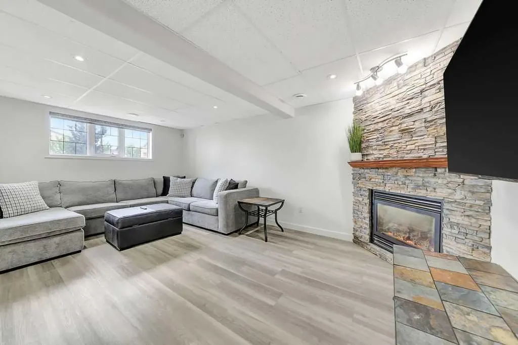 4109 66 Avenue Lloydminster AB T9V2Y3