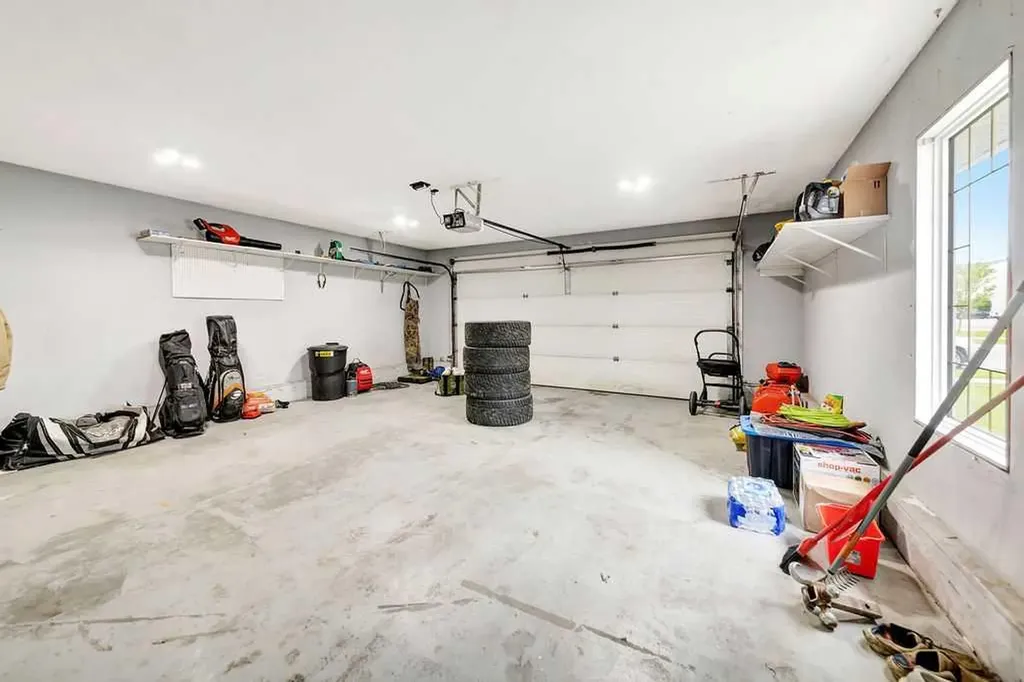 4109 66 Avenue Lloydminster AB T9V2Y3