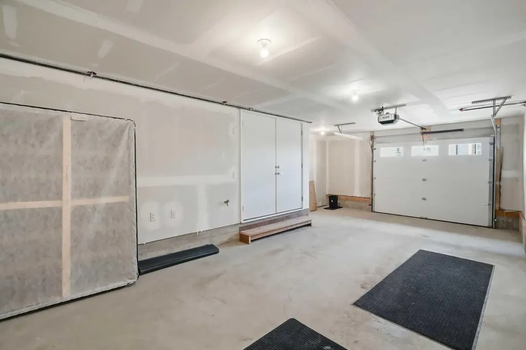 8235 8 Avenue SW Calgary AB T3H 6H2