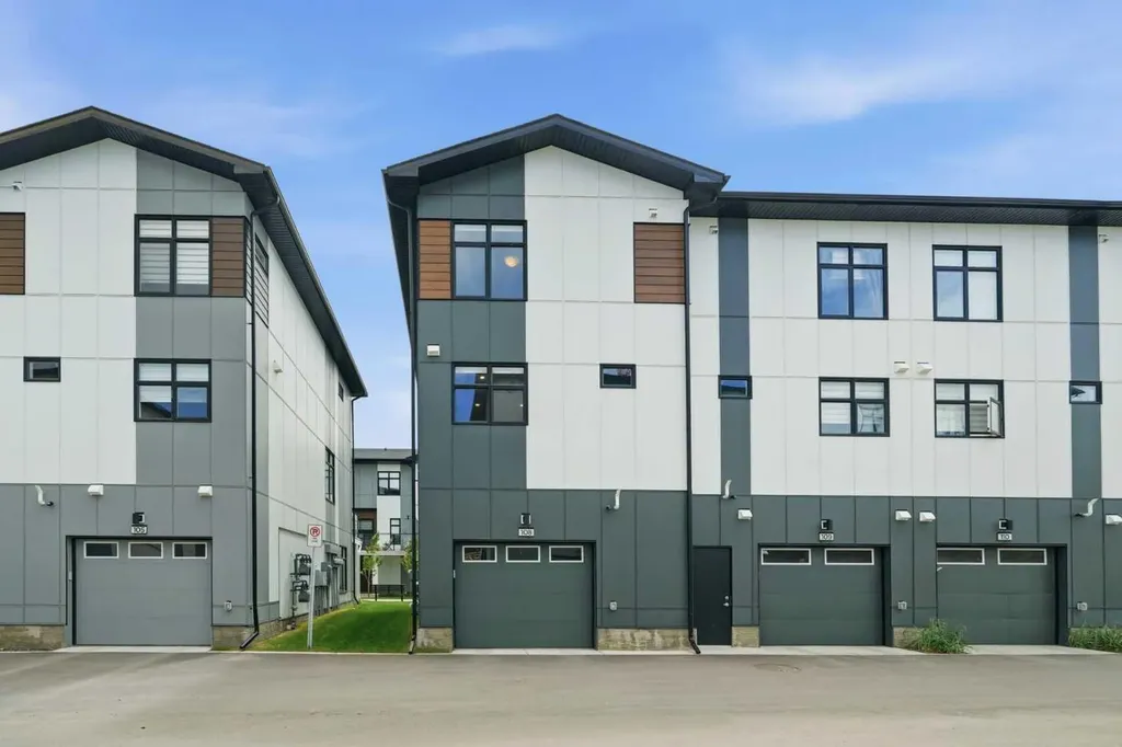 8235 8 Avenue SW Calgary AB T3H 6H2