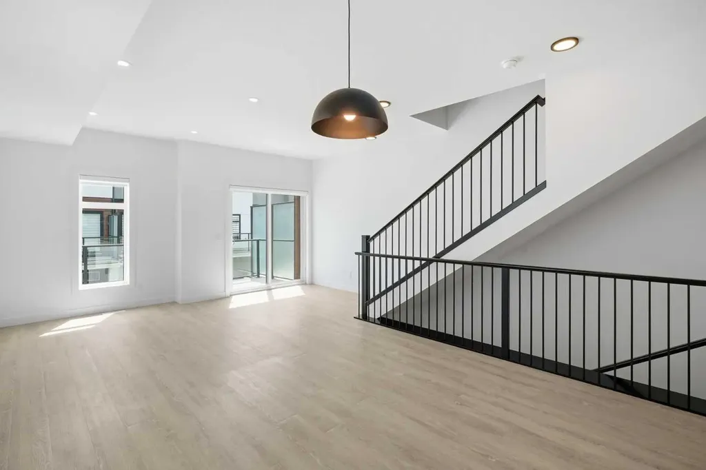 8235 8 Avenue SW Calgary AB T3H 6H2