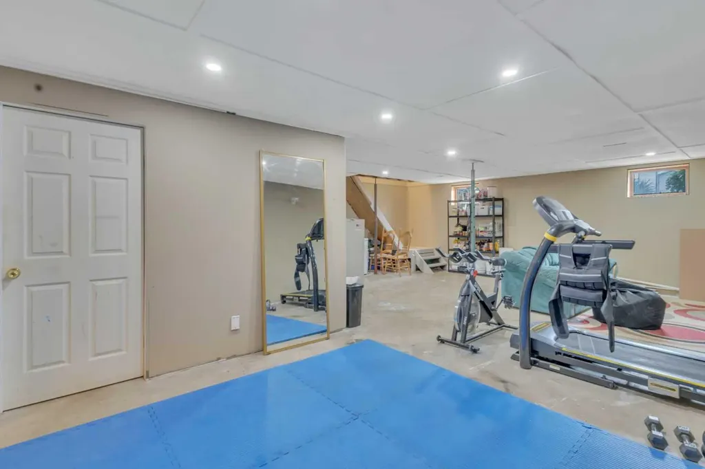 32 Sandstone Avenue Lacombe AB T4L 1P7