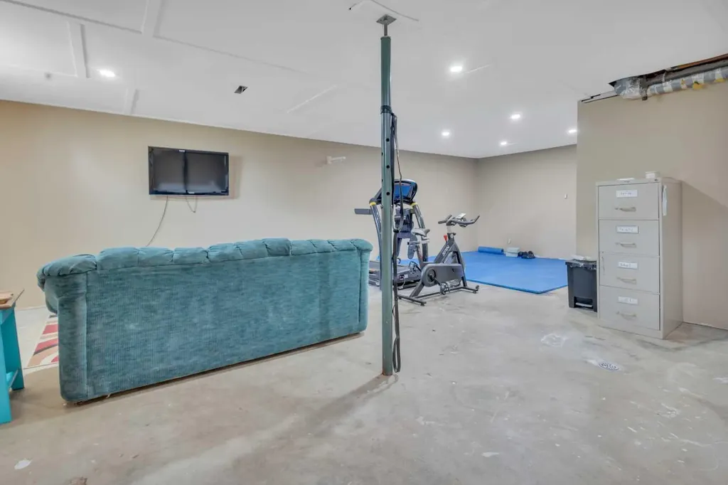 32 Sandstone Avenue Lacombe AB T4L 1P7