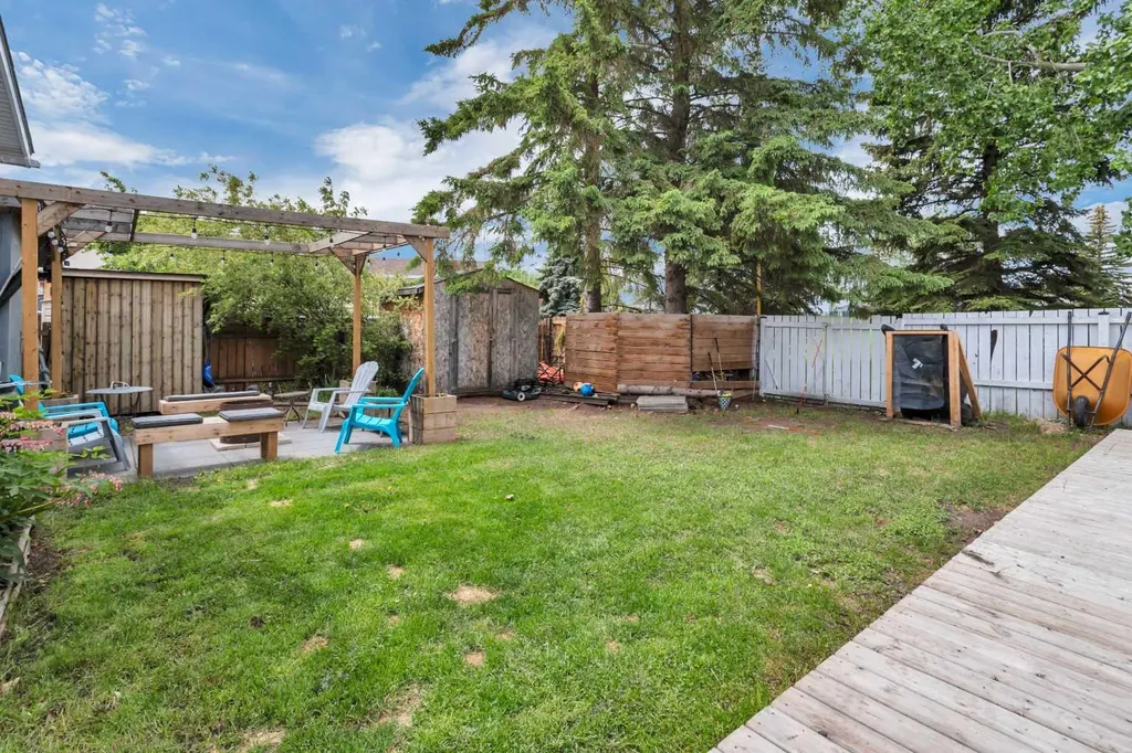 32 Sandstone Avenue Lacombe AB T4L 1P7