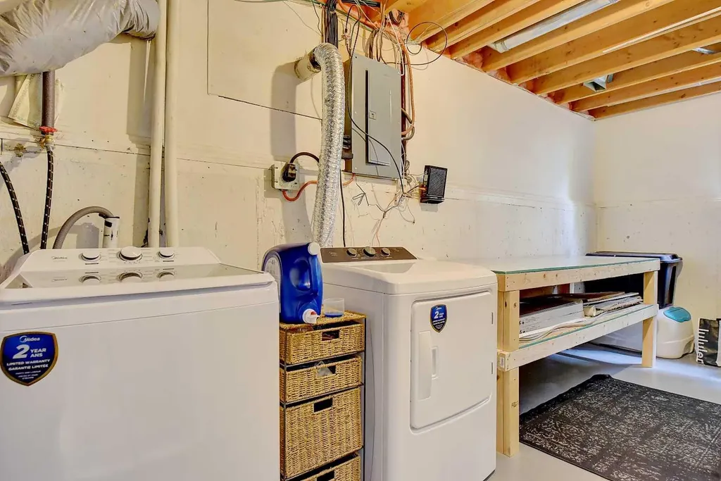 11219 92b Street Grande Prairie AB T8V 3G8