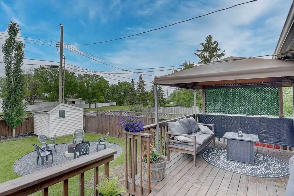11219 92b Street Grande Prairie AB T8V 3G8