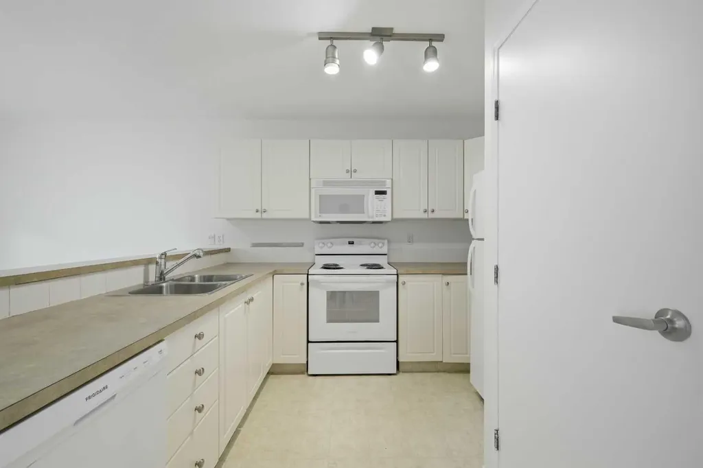 20 Jacobs Close Red Deer AB T4P 4C9