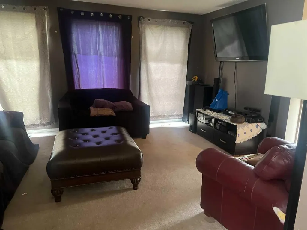 806 7 A Street Fox Creek AB T0H 1P0